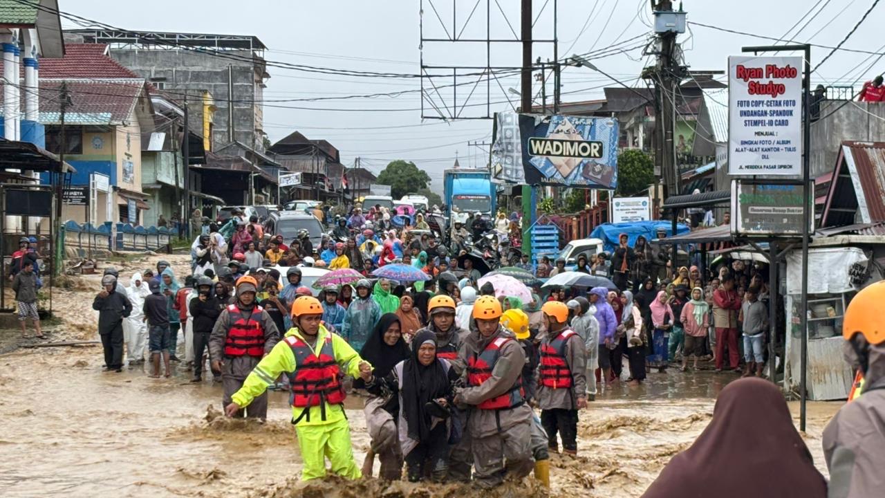 Bencana Banjir Bandang di Kota Padang